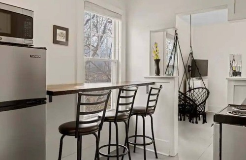 Black Mountain Apartment | Suite 3, Quick Stroll to Downtown Black Mountain