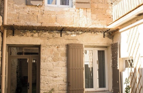 Aigues-Mortes Medieval City House | Suite #4 - a unique 30m2 loft overlooking the inner courtyard