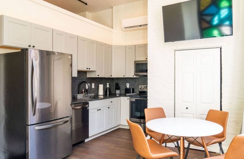 Center City East Apartment | Suite 45 One Bedroom Apartment in Historic Old City Philadelphia