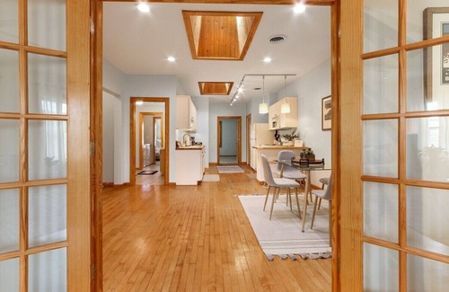 Lake Geneva Apartment | Suite 725 on Main |Recently Face-Lifted |Walkable Dwntwn Condo |Parking |Dining |Nightlife |Shopping
