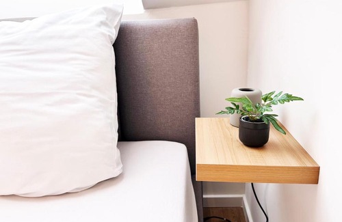 Krefeld Apartment | Suite-Apartment zentral in Krefeld mit hohen Decken