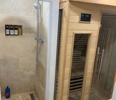 Pertuis House | Suite avec sauna