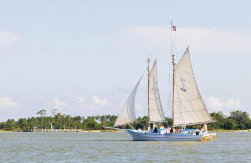 Biloxi House | Suite B Beach, Firepit, Dog-friendly, Downtown!