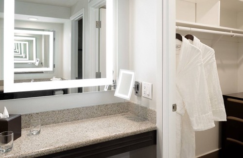 Tri-West House | Suite + Balcony | Pool + Cabana | Bikes | Tennis