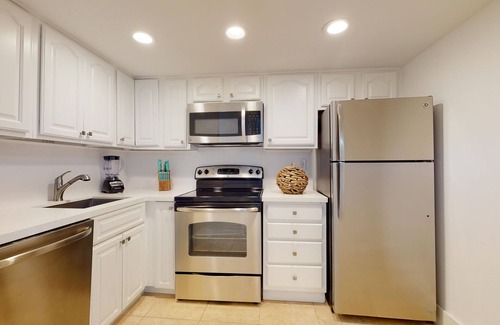 Barrier Island Condo | Suite by Beach | Waterfront | Lago Key Two