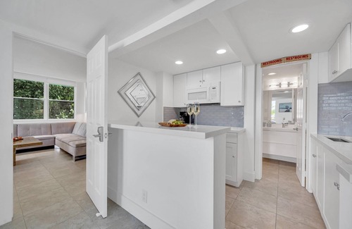 Barrier Island Condo | Suite by Beach | Waterfront | Lago Key Two