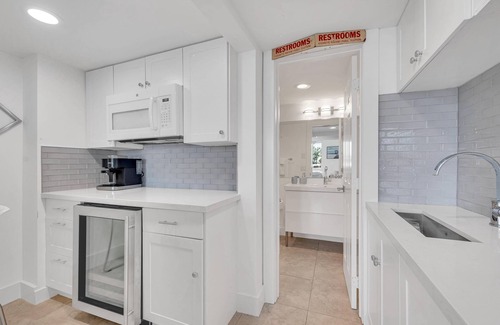Barrier Island Condo | Suite by Beach | Waterfront | Lago Key Two