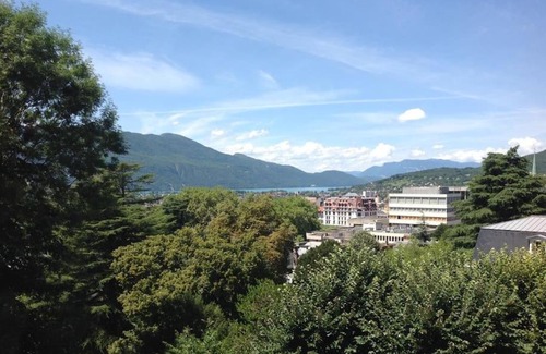 Aix-les-Bains City Center Apartment | Suite Célestine Palace Excelsior vue lac