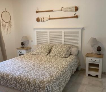 La Londe-les-Maures Bed & Breakfast | Suite dans un petit paradis