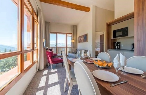 Arc-1800 Condo | Suite de 55m2 Local à Skis Piscine Semi-Couverte