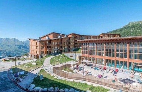 Arc-1800 Condo | Suite de 55m2 Local à Skis Piscine Semi-Couverte