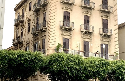 Ruggero Settimo Apartment | Suite dreams Politeama River