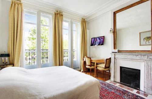 Chaillot Bed & Breakfast | Suite junior avec balcon et vue sur Arc de Triomphe