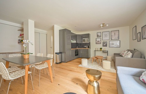 Faubourg-du-Roule Apartment | Suite Monceau