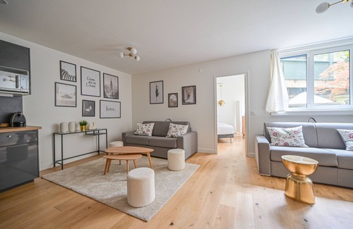 Faubourg-du-Roule Apartment | Suite Monceau