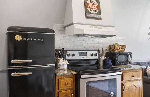 Big Cedars Apartment | Suite Relaxation Steps to Table Rock! Near Big Cedar! Free Tickets Daily!