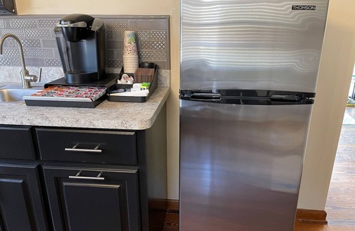 Littleton House | Suite Retreat - 3 bed traveler's cottage w/office