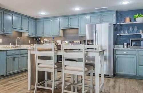 Trenton House | Suite Retreat -Pool & Spa w/Mtn Views | Mins to Chattanooga