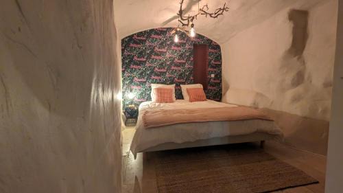 La Garde Apartment | SUITE Roch'amore troglodyte Romantique et Unique