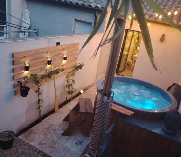Piolenc House | Suite romantique avec jacuzzi privatif