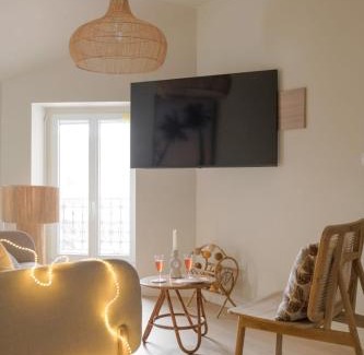 Republique - Tolstoi Apartment | Suite romantique et charmante parking