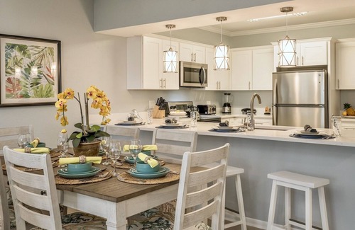 Key West Condo | *SUITE SANCTUARY @ THE BEACH* Oceanfront Condo & Pool + LAST KEY SERVICES.