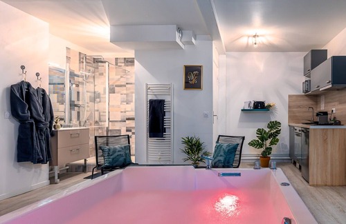 Chalifert Apartment | Suite SPAradise - SPA Privatif - 6min Disneyland Paris