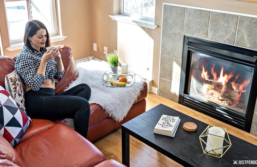 Fairview House | Suite Spot-Sleeps 6-Plus Balcony