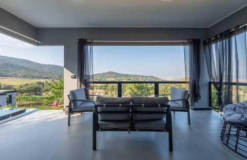 Scarlino Apartment | Suite with a breathtaking view and hot tub