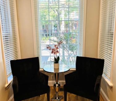 Bloomingdale House | Suites at V Street