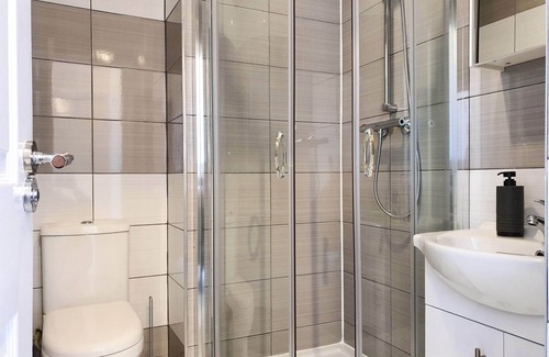 Chatham Apartment | Suites by Rehoboth ★ Medway Island ★ Chatham Kent