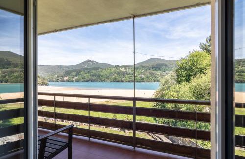 Sukarrieta Apartment | Sukarrieta apartment by People Rentals