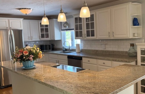 Bass River House | Summer 2026: World Cup + Cape Cod Escape! 3 minute walk to the beach! BOOK EARLY