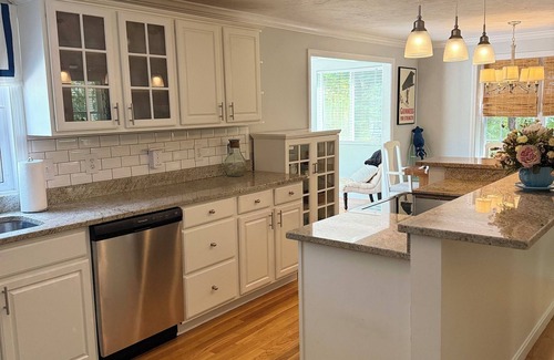 Bass River House | Summer 2026: World Cup + Cape Cod Escape! 3 minute walk to the beach! BOOK EARLY