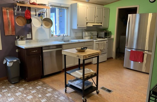 Southern Crossing House | Summer at Deschutes River Bliss, access to river and river trails