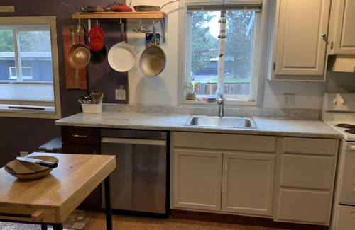 Southern Crossing House | Summer at Deschutes River Bliss, access to river and river trails