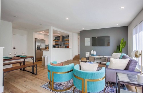 Crown Point Condo | Summer at MissionBayHideaway-beach+parking