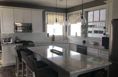 Highlands House | Summer Beach House convenient to everything