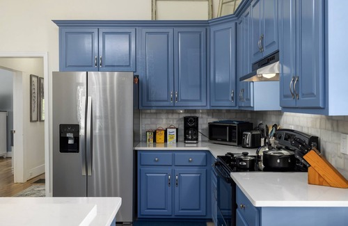 Forest Park House | Summer Breeze - 3BR/Backyard & Deck/Families