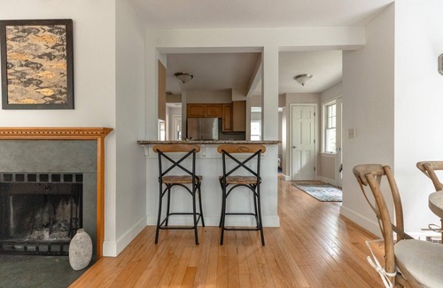 Fifth Ward House | Summer by the Beach, Cliff Walk & the Mansions!