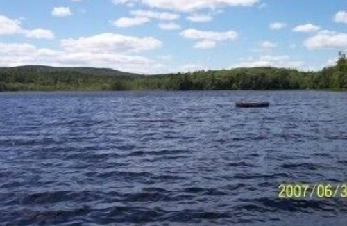 Strafford Cottage | Summer Cottage on Secluded Lake