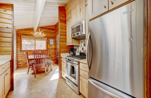 Breckenridge House | Summer Deals! Mountain View Cabin: Hot Tub, Game Room & Cozy Fireplace