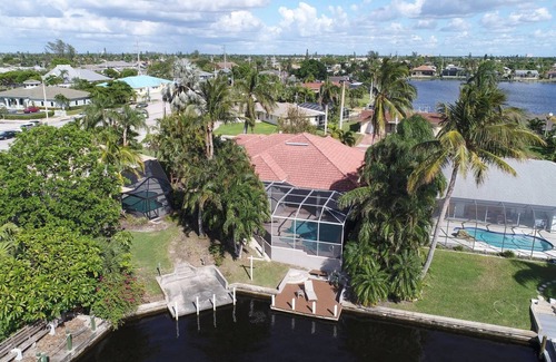 Eight Lakes House | Summer discounts! Lakefront electric-heated pool home w/spa and Western exposure - Villa Madison