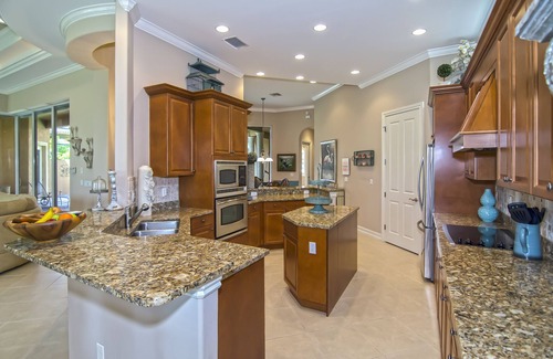 The Majors House | Summer discounts! Upscaled Luxury home in Naples Lely Resort. Recently updated