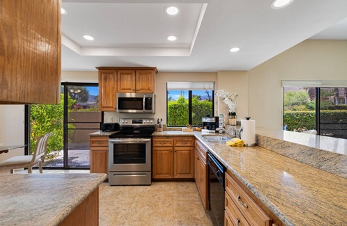 Palm Desert Condo | Summer Escape: Save 25% Now!