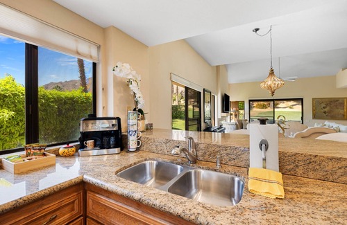 Palm Desert Condo | Summer Escape: Save 25% Now!