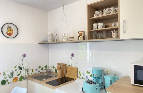 Neudorf-Nord Apartment | Summer garden next to Duisburg main station