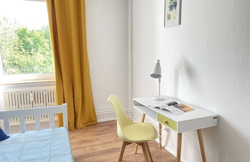 Neudorf-Nord Apartment | Summer garden next to Duisburg main station