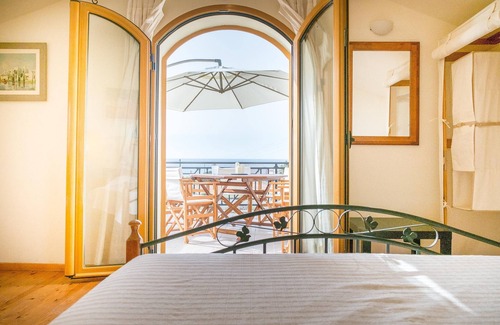 Skaleta Villa | Summer Home of Skaleta beach