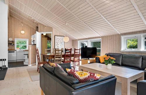 Haarby House | Summer House In Beautiful Nature In Brunshuse